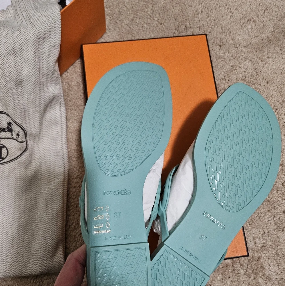 Auth Hermes rubber sandals 37 nib - Picture 3 of 4